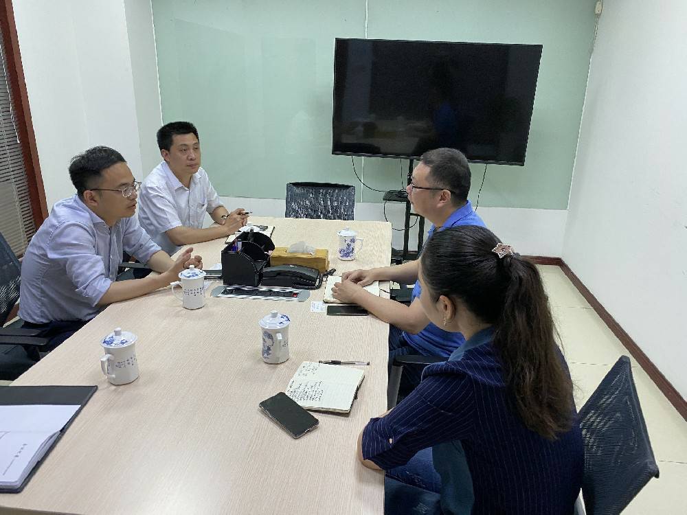 无锡市工信局领导来华体会官方站网页版登录入口-华体会(中国)科技开展“三联三解”活动